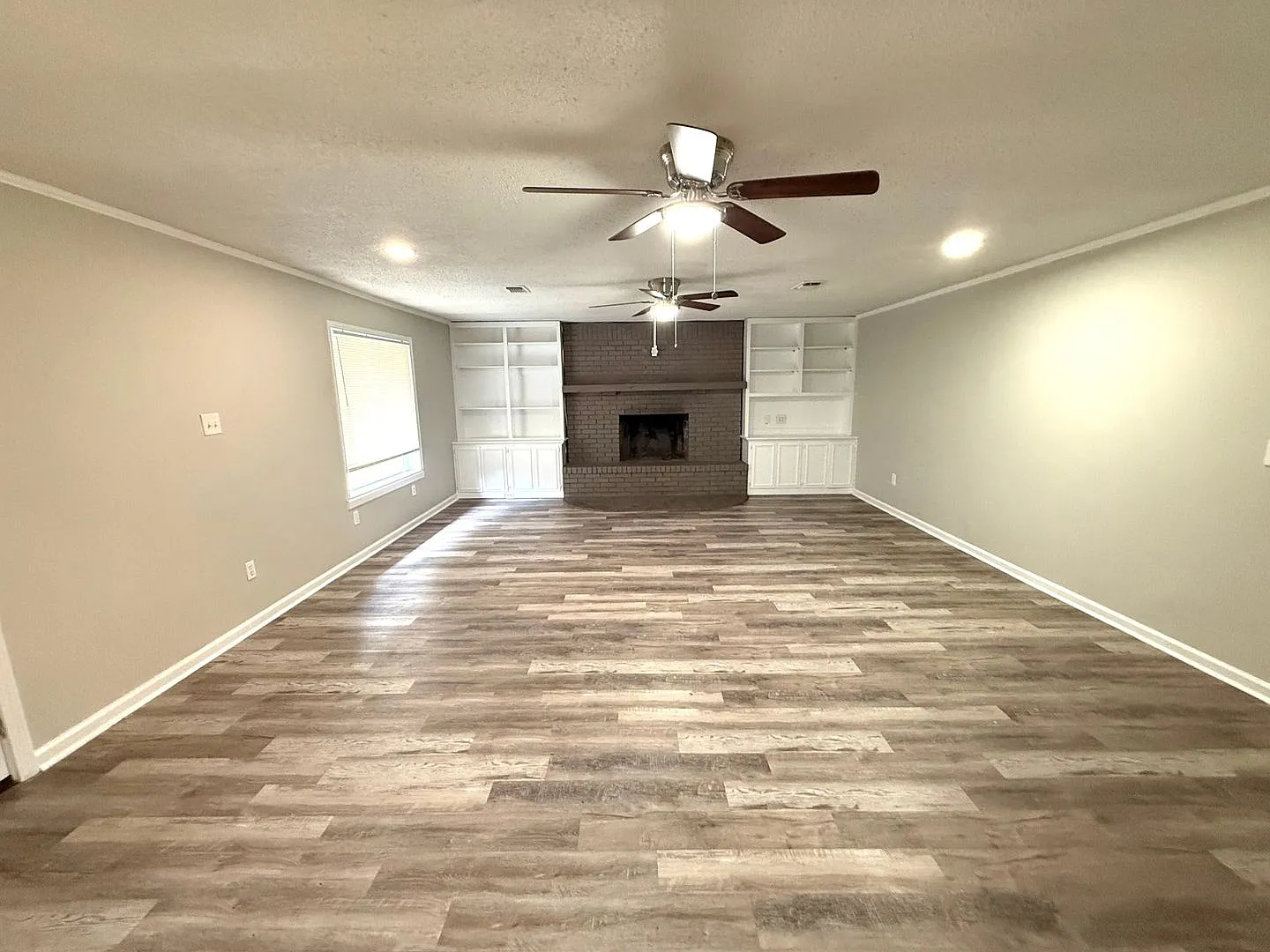 4 bed, 2.0 bath, 1742 sqft, $1,395 — Photo 2