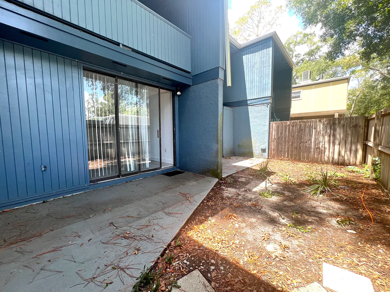 2 bed, 942 sqft, $1,200 — Photo 2