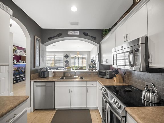 3rd image of 4954 Mallory Street