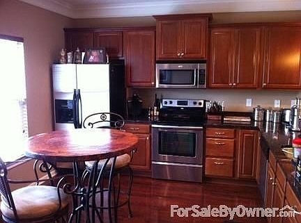 4th image of 9514 Tahoe Dr