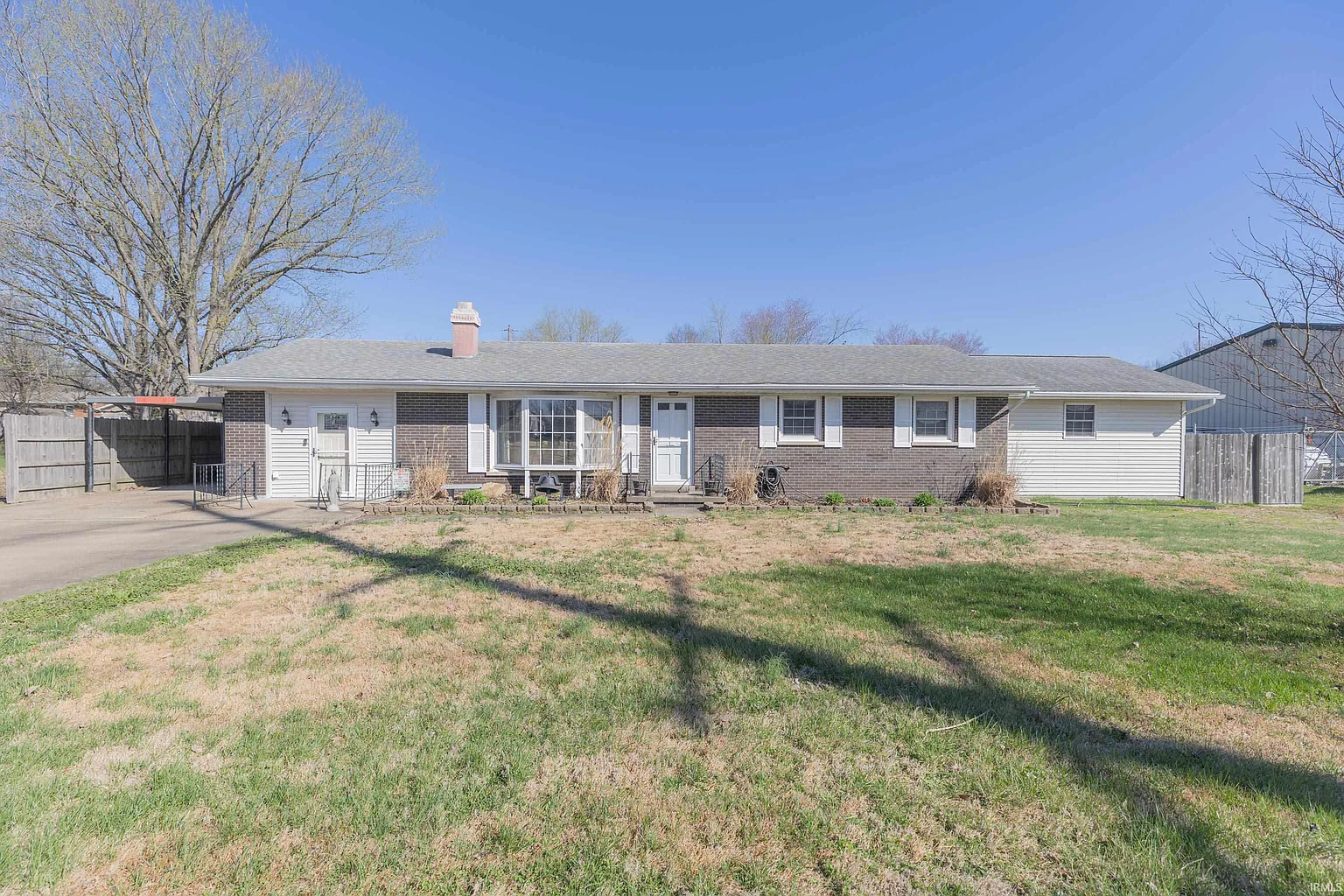 2413 W Mill Rd photo 1