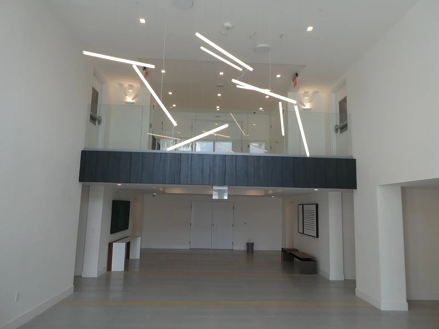 1 bed, 1.0 bath, 711 sqft, $3,000 — Photo 2