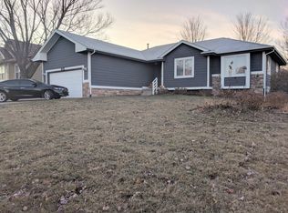 19025 Margo St, Omaha, NE 68136