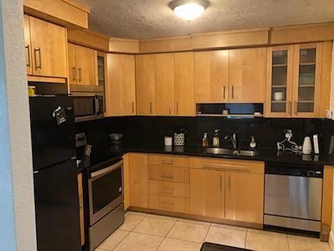 5th image of 1120 SW 31st St