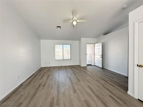 3rd image of 4651 Wild Oak Way