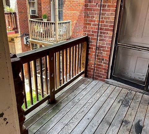 3rd image of 1124 W Grace St APT 8