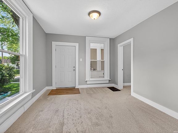5th image of 1608 Sinclair St