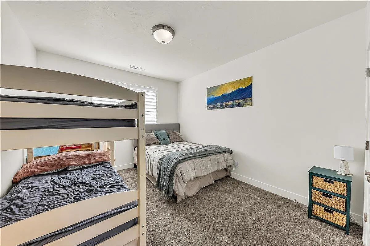 3 bed, 2182 sqft, $2,750 — Photo 3