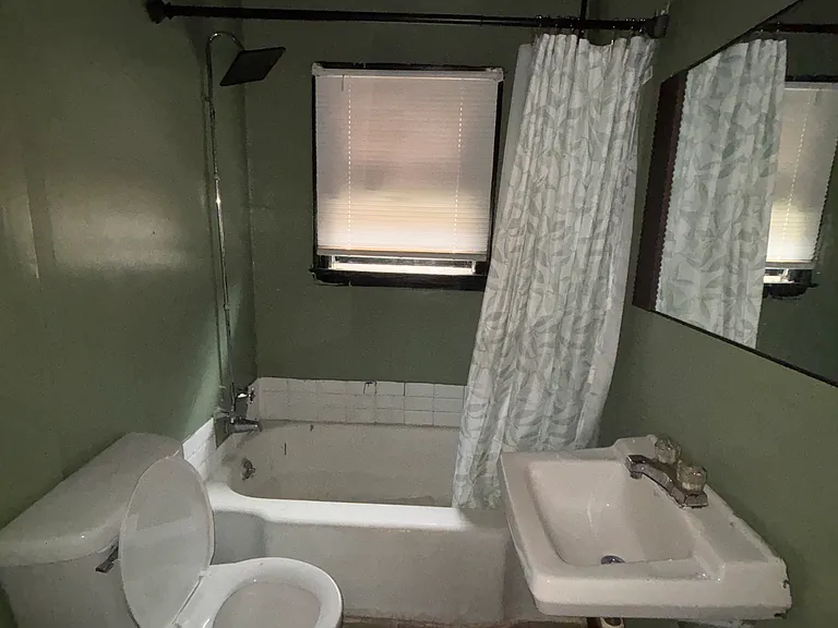 2616 E Logan St — Photo 11