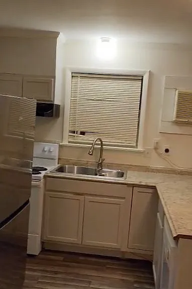 1221 N Palo Alto Ave — Photo 9