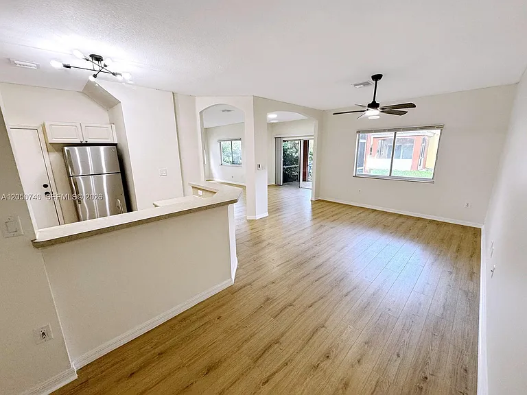 10341 SW 18th St — Photo 15