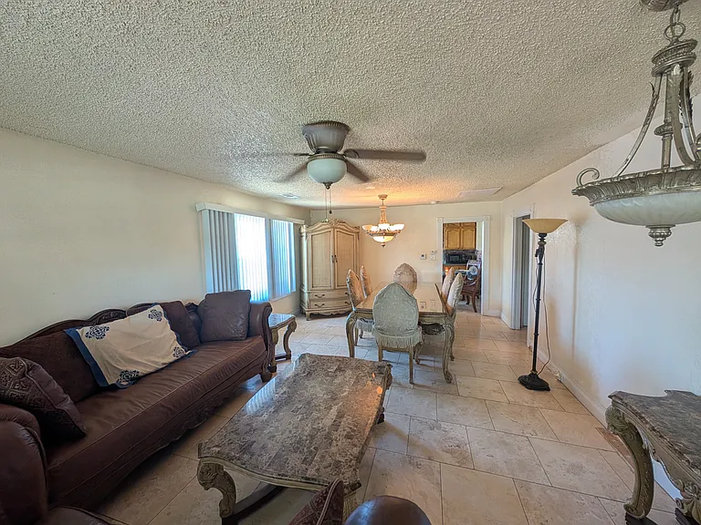 1330 N Arthur Ave — Photo 6