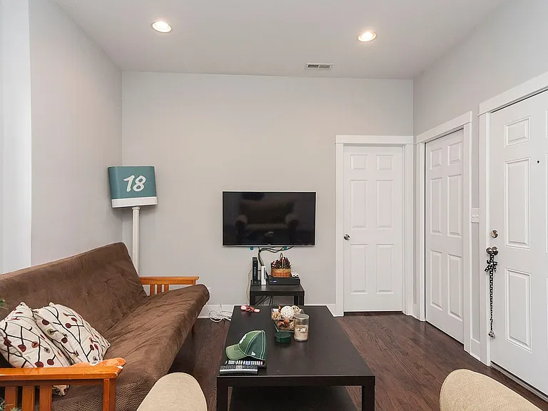 1338 W Huron St #3F — Photo 6