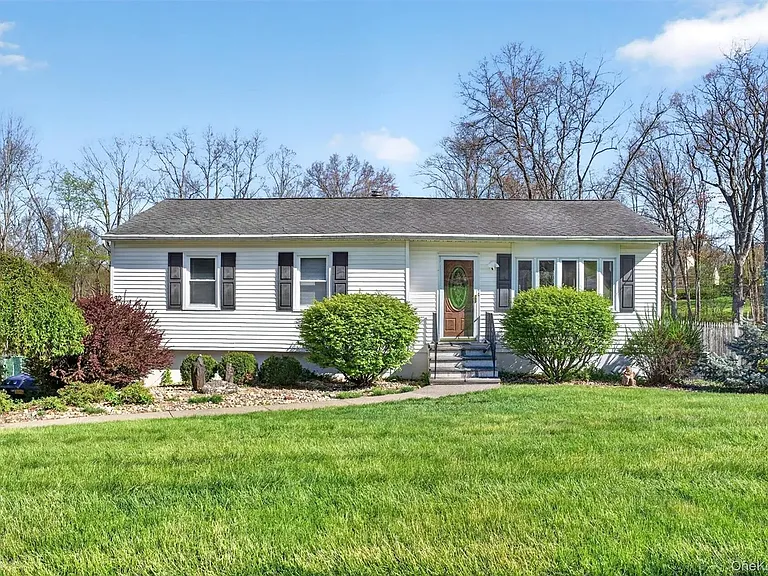 175 Barnes Rd — Photo 2