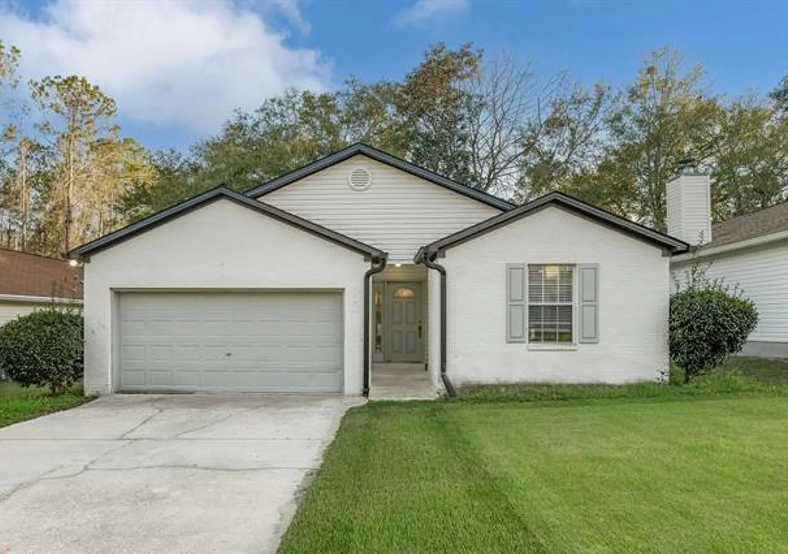 Modern Nw 3/2 W/ Garage, Washer/Dryer, Vaulted Ceilings, Stainless Steel Appliances, & Granite Co... — Photo 1