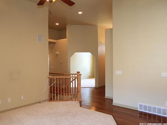 2nd image of 1512 W Myrtlewood Ln
