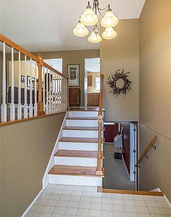 4th image of 2860 Beechwood Ln
