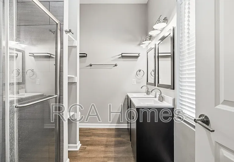 1452 Woodlawn Ave — Photo 9