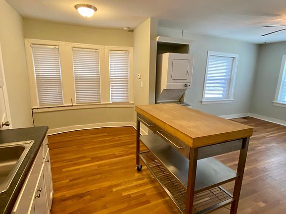 4th image of 3713 Summit St #302