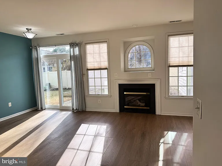 28400 Pinehurst Cir — Photo 4