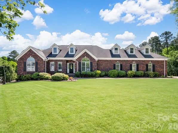 2508 Forrestbrook Dr, Kannapolis, NC 28083