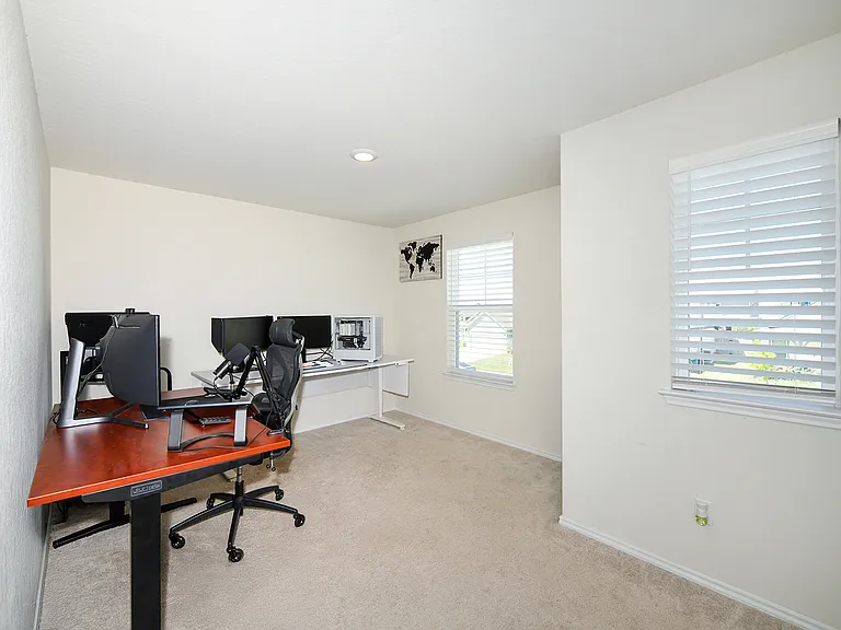 809 Beacon Hts — Photo 17