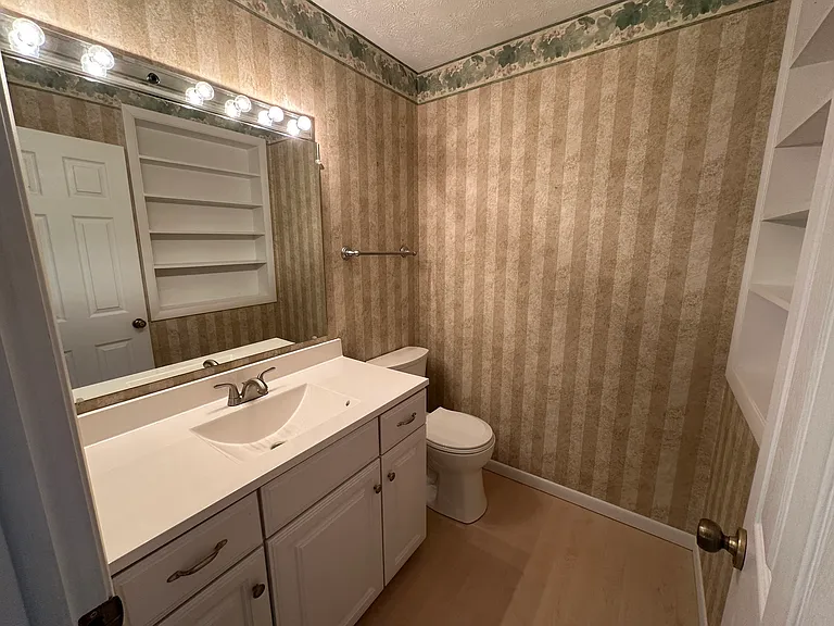 3484 Cheyenne Trl NE — Photo 8