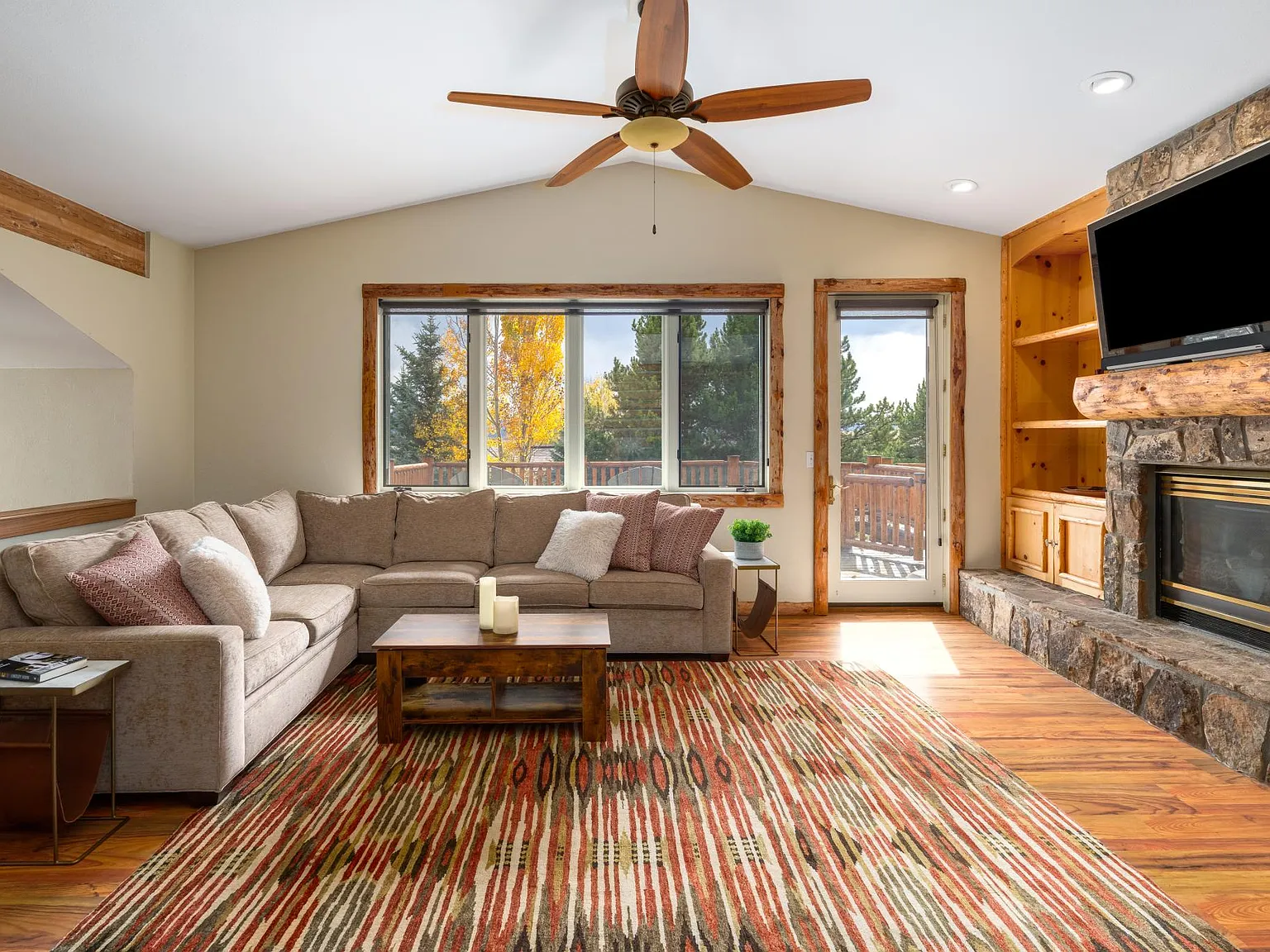 4 bed, 2544 sqft, $8,500 — Photo 4