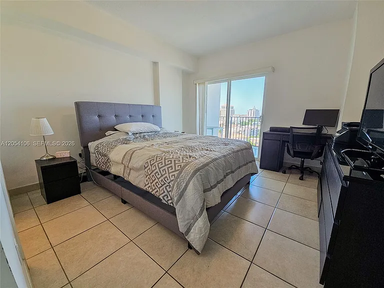 1627 SW 37th Ave #802 — Photo 18