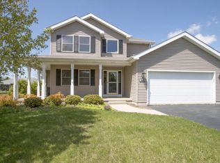 410 Maple Ln, Williams Bay, WI 53191