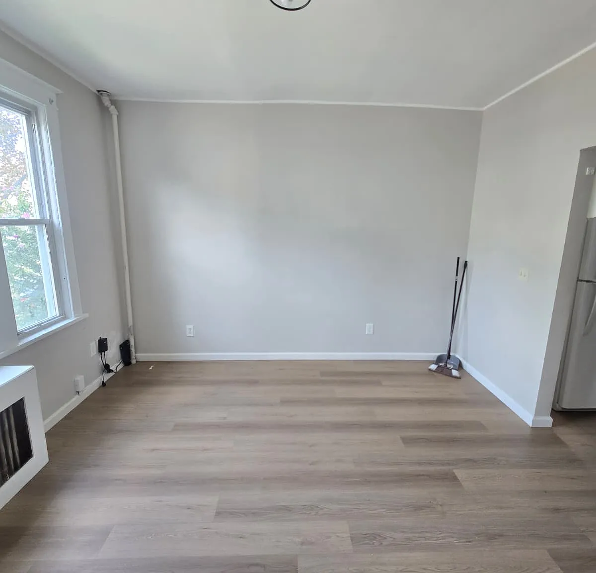 98 Grace St — Photo 2