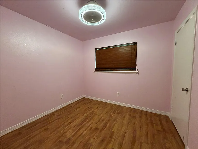 1200 Warrington Dr — Photo 7