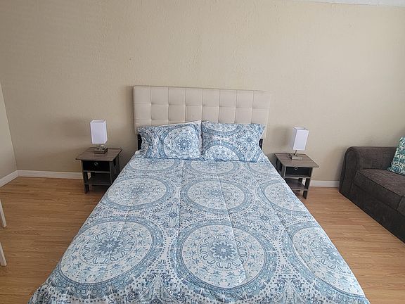 3rd image of 1322 E Memorial Blvd #3