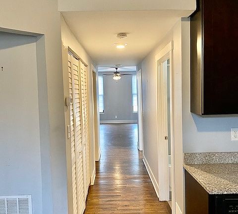 4th image of 1415 W Augusta Blvd