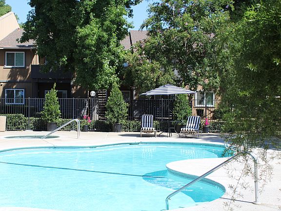 Gold Ridge Community Pool