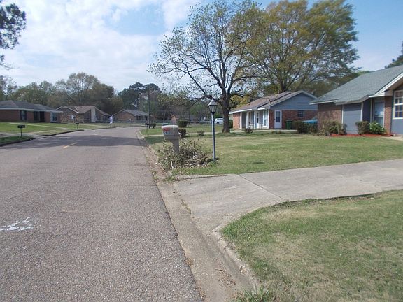 4th image of 517 Gardendale Dr