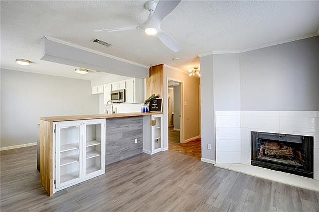 2nd image of 5608 Cougar Dr APT 302