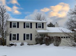 168 Continental Dr, Lockport, NY 14094