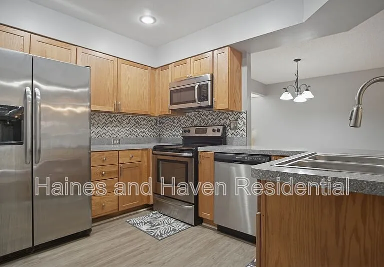 157 Coventry Cir — Photo 13
