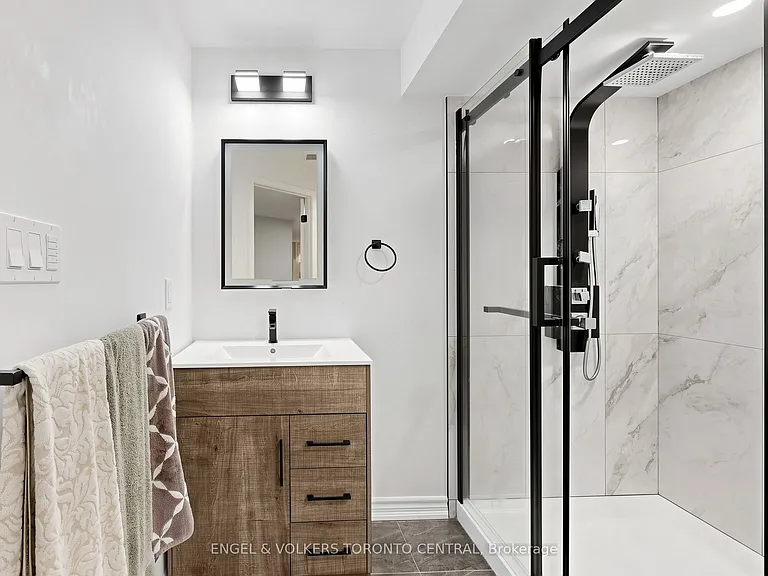 1628 Pennel Dr — Photo 33
