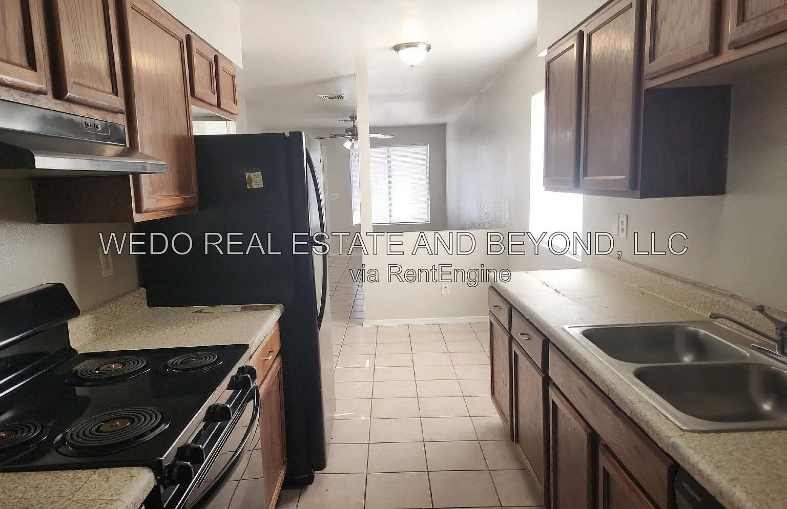 2 bed, 1.0 bath, 834 sqft, $1,250 — Photo 3