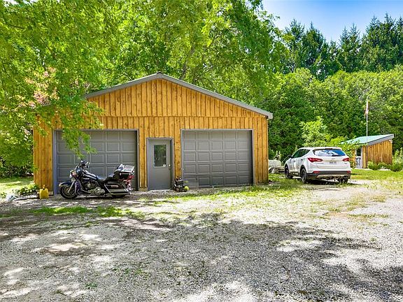 4th image of 670 Trillium Dr