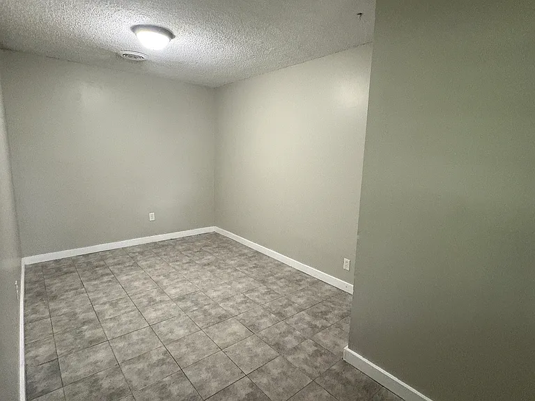 3902 Wesley Dr — Photo 7