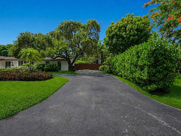 3rd image of 8520 SW 151st St