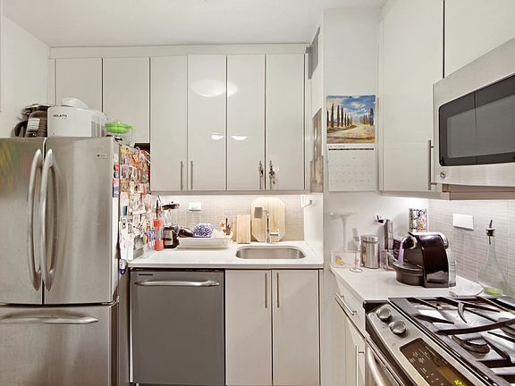 4th image of 300 E 40th St APT 5X