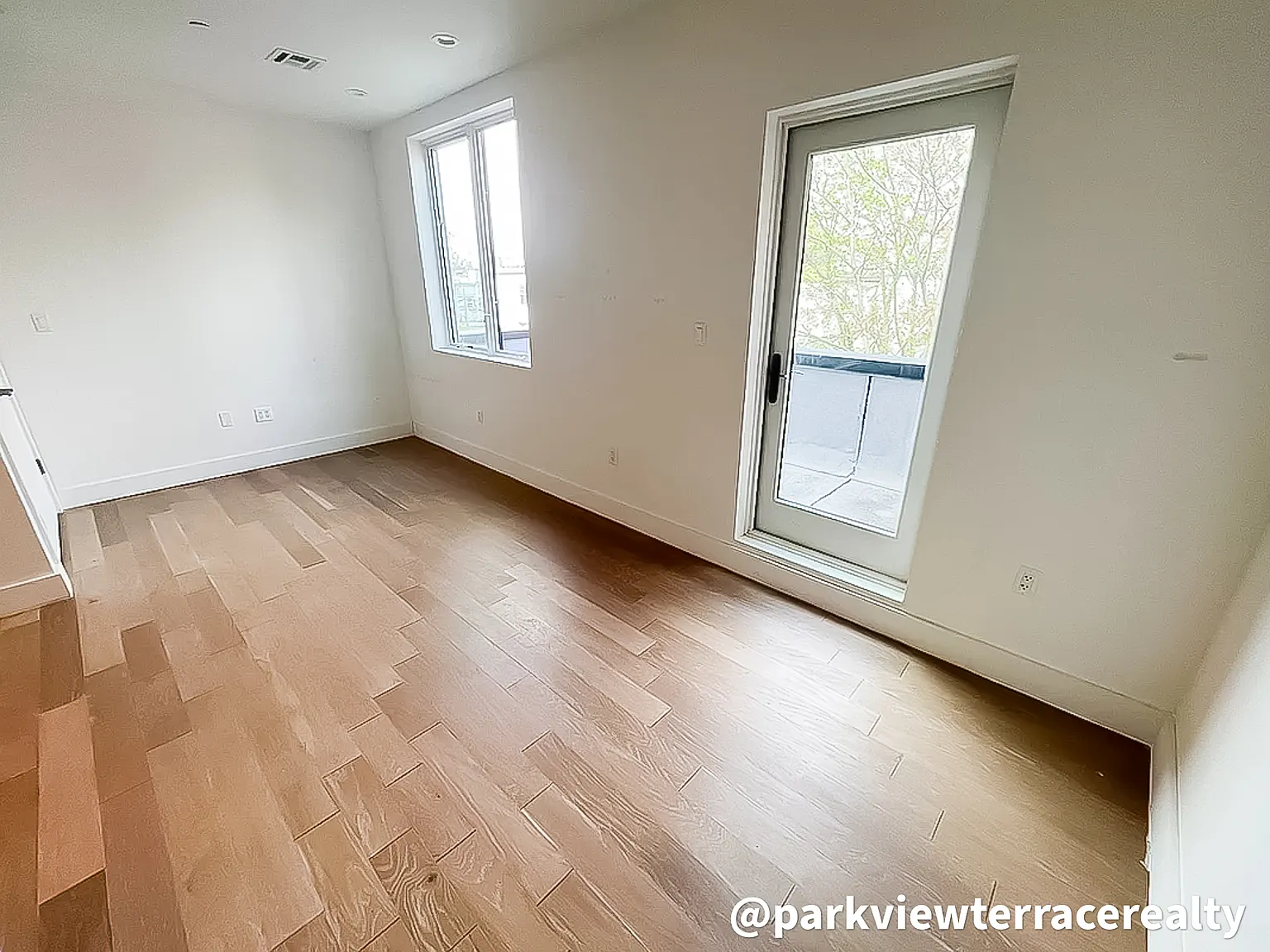 1257 Rogers Avenue — Photo 4