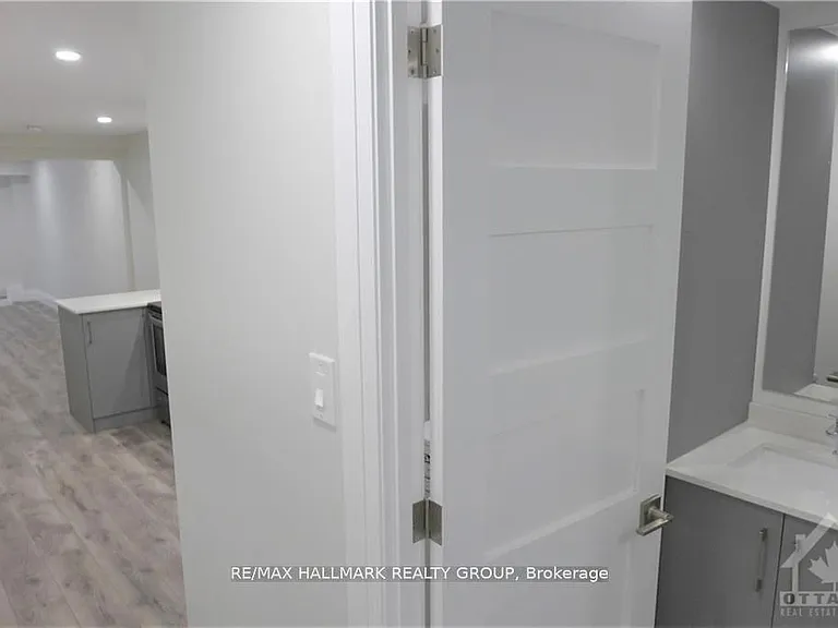 375 Mackay St #6 — Photo 15