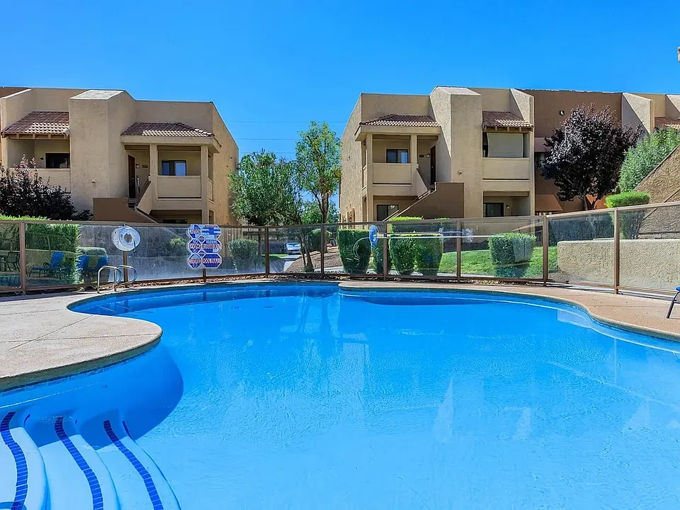 Eleven 11 Apartments