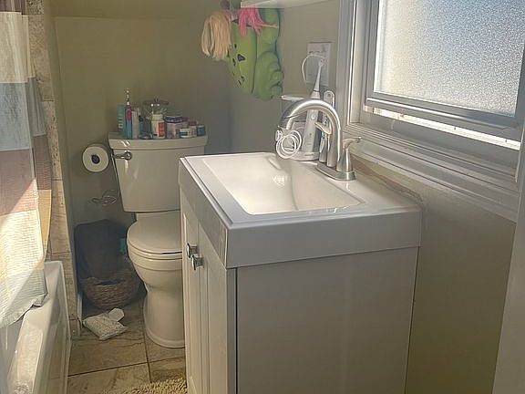 5th image of 3135 Royal Ave
