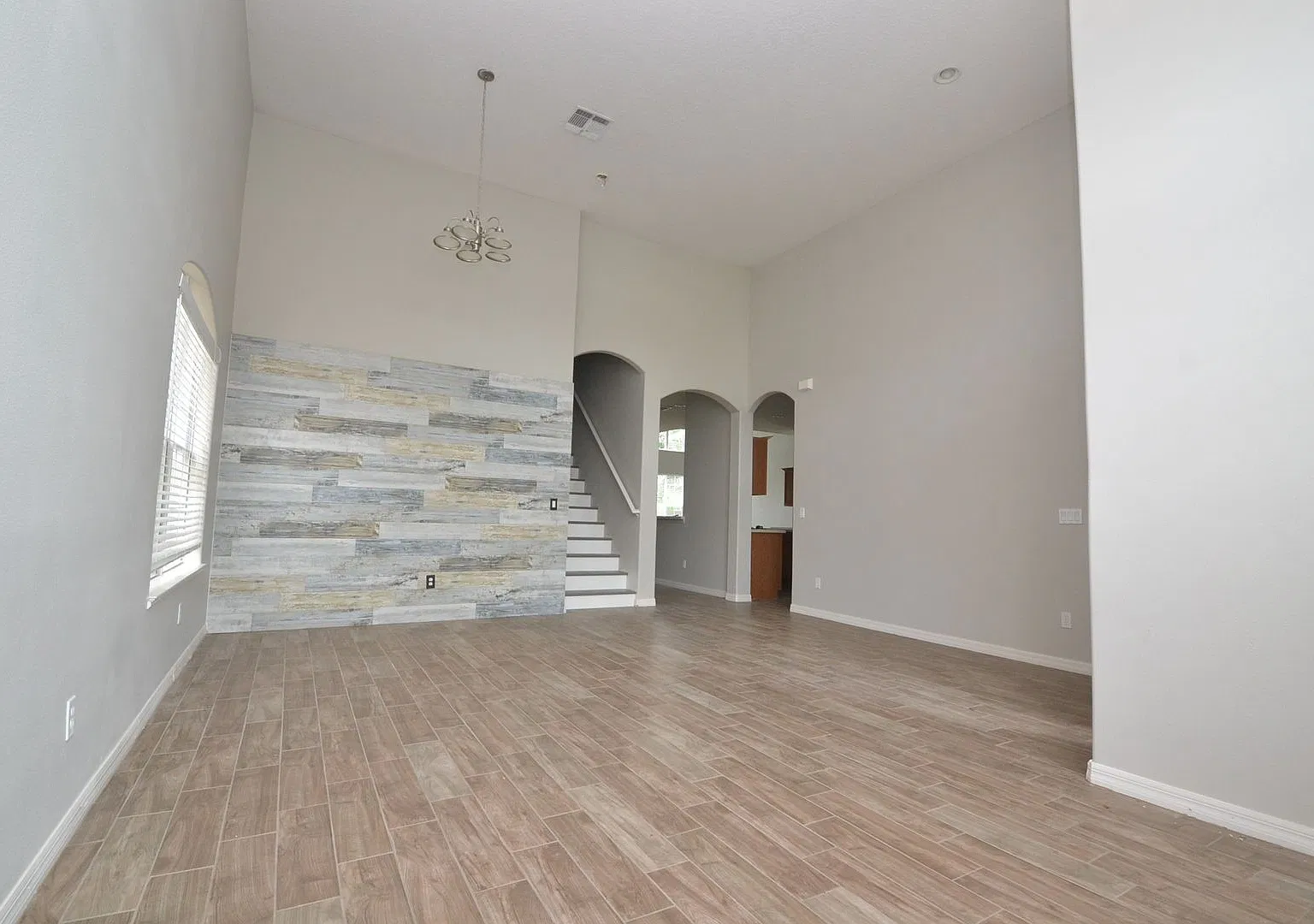Spacious & Updated 4BR + Loft in Gated Sandhill Preserve! — Photo 4